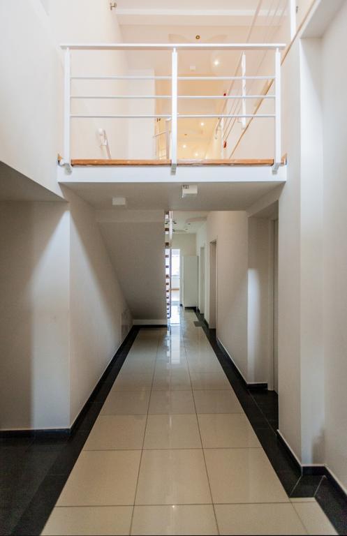 Dworek Poznan Bed & Breakfast ภายนอก รูปภาพ